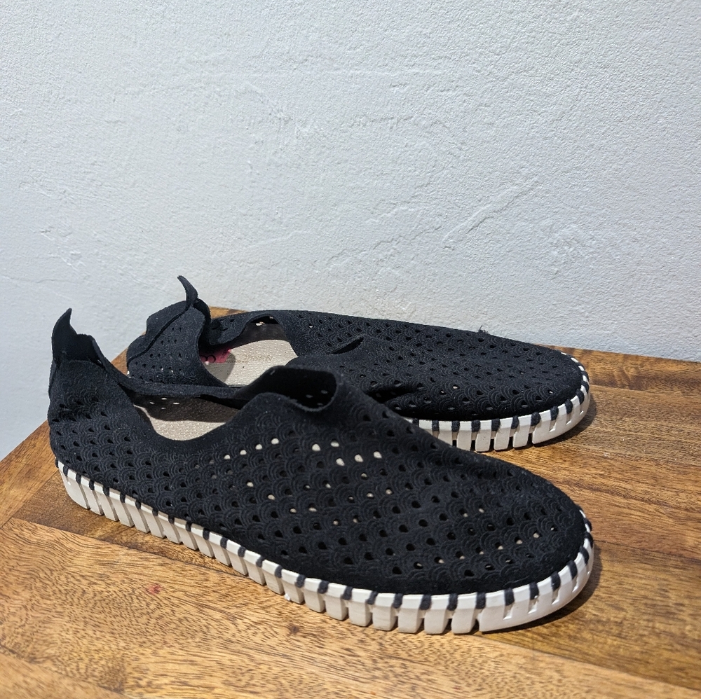 Ilse Jacobsen Black Flats with‎ White Soles